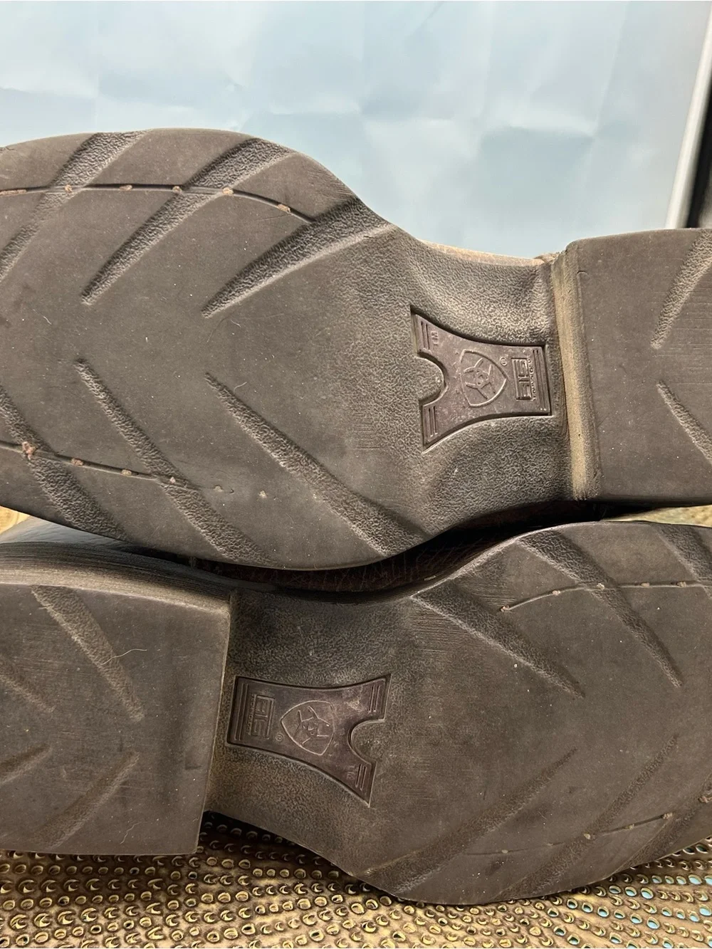 Ariat men 10 rambler cowboy boots